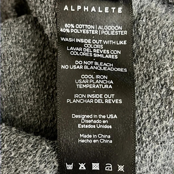 Alphalete Distressed Long Sleeve Crop Top in Gray - Size XS - Picture 6 of 7